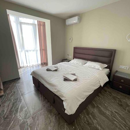 Apartment New Building In Center دنيبروبيتروفسك المظهر الخارجي الصورة