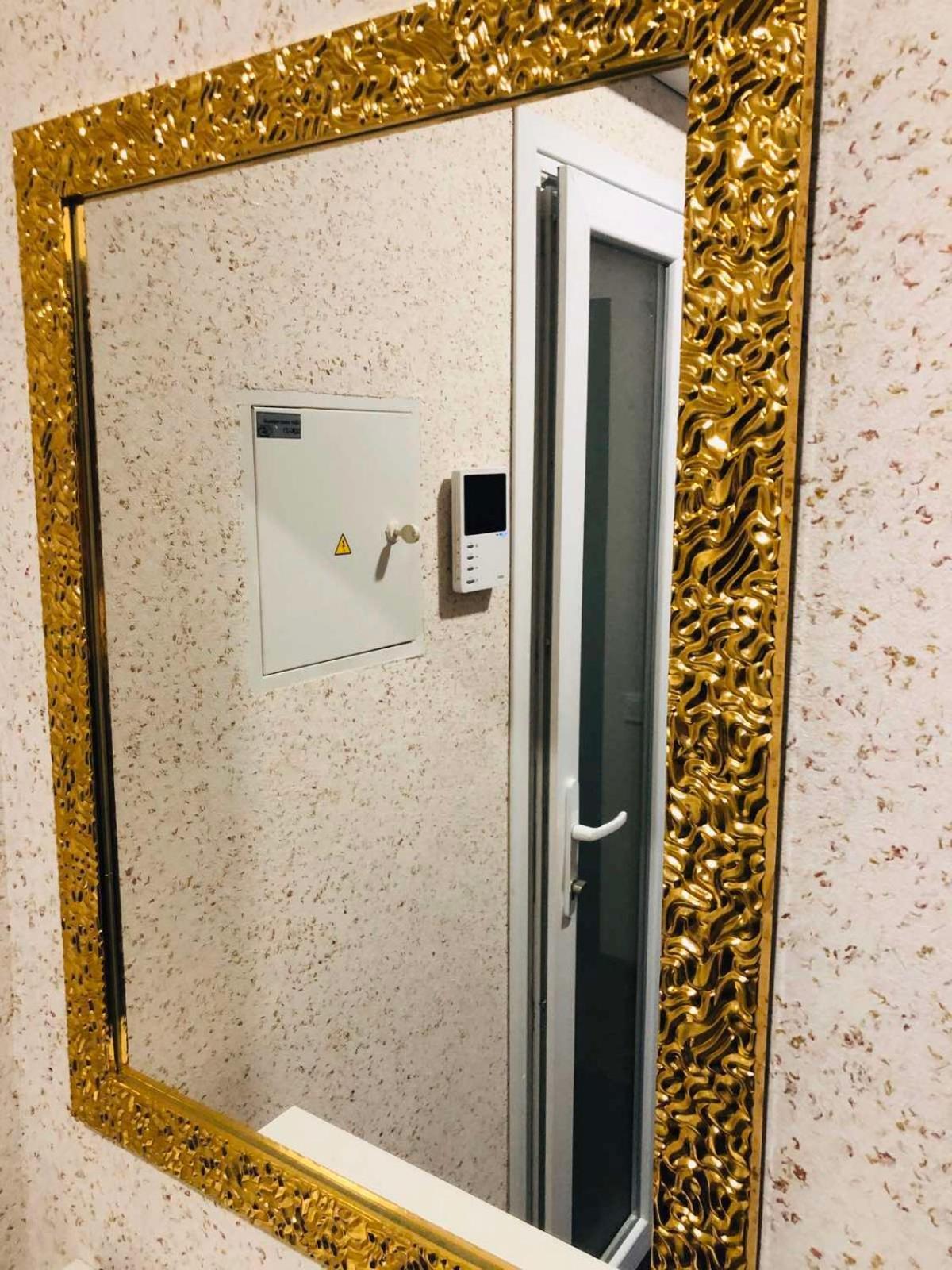 Apartment New Building In Center دنيبروبيتروفسك الغرفة الصورة