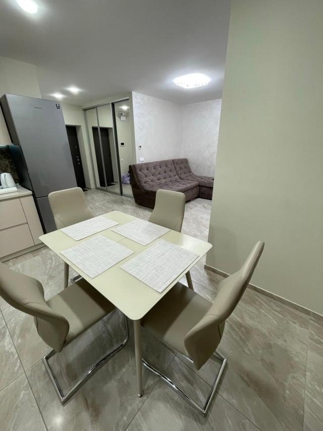 Apartment New Building In Center دنيبروبيتروفسك المظهر الخارجي الصورة